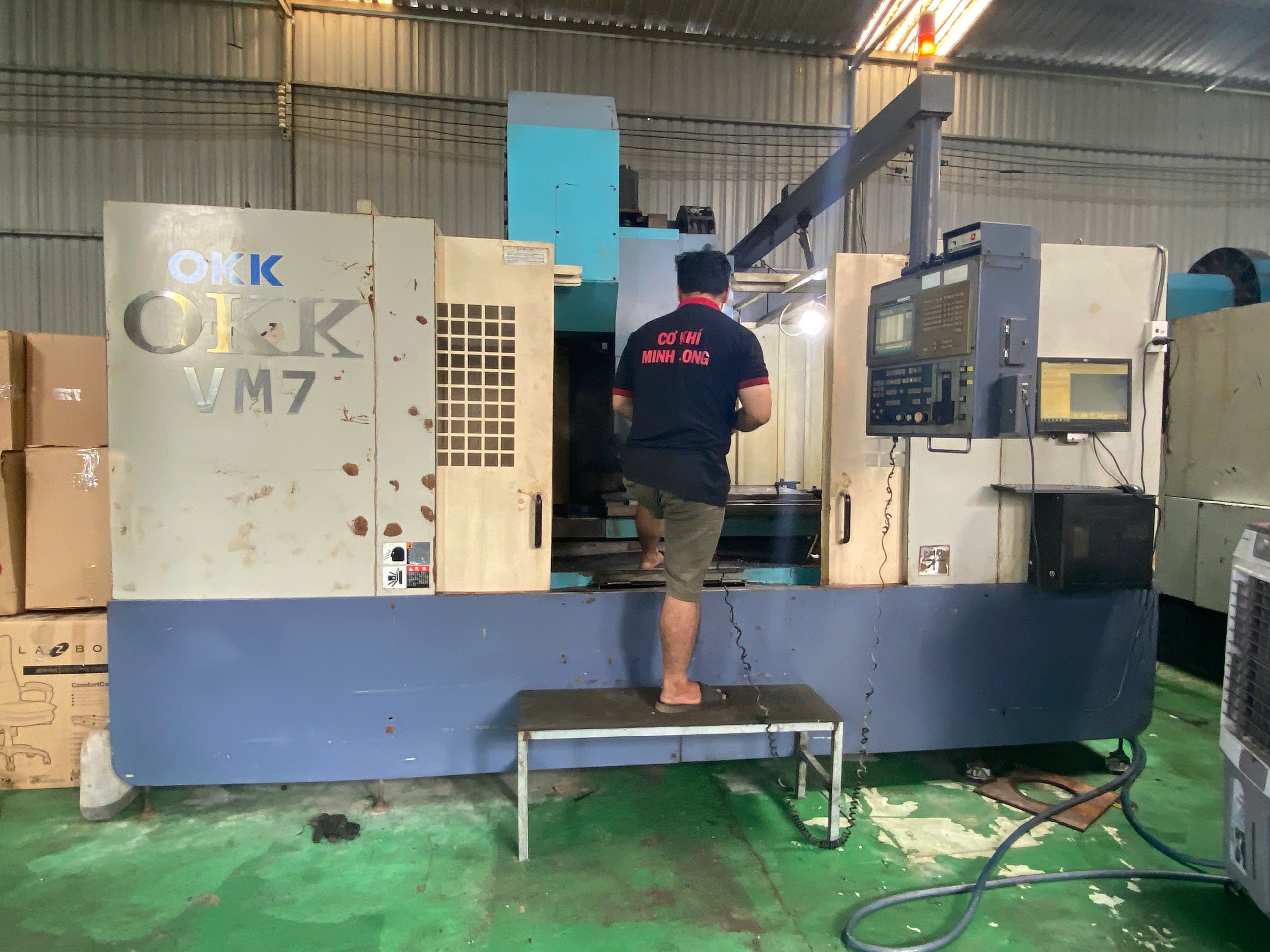CNC milling machine 4.jpg